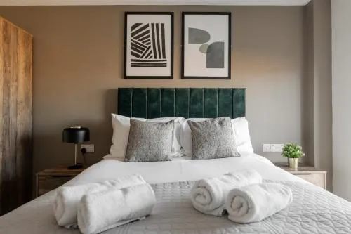 Richmond Row Apartments - Free On-Site Parking, WiFi & EV photo 87