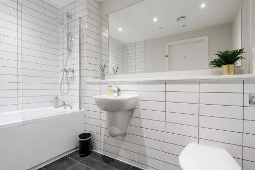 Richmond Row Apartments - Free On-Site Parking, WiFi & EV photo 94