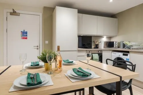 Richmond Row Apartments - Free On-Site Parking, WiFi & EV photo 101