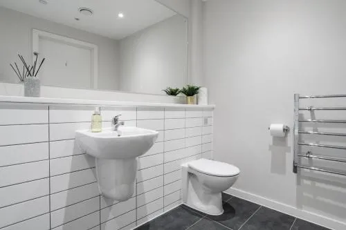Richmond Row Apartments - Free On-Site Parking, WiFi & EV photo 108