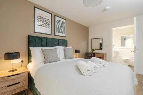Richmond Row Apartments - Free On-Site Parking, WiFi & EV photo 111