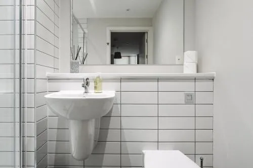 Richmond Row Apartments - Free On-Site Parking, WiFi & EV photo 117