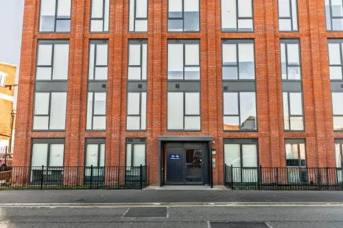 Richmond Row Apartments - Free On-Site Parking, WiFi & EV photo 123