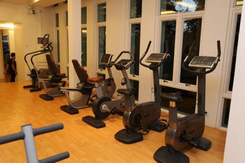 
The fitness center and/or fitness facilities at Independence Hotel Resort & Spa
