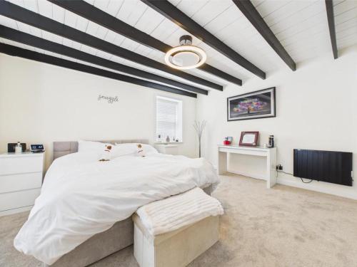 Postel nebo postele na pokoji v ubytování Aisling House