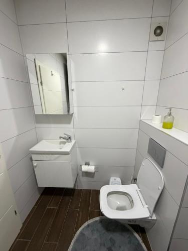 Un baño de Apartment B&D