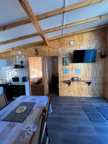 Η κουζίνα ή μικρή κουζίνα στο Cabañas Tampier Hornopirén