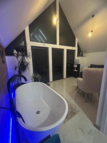 Ένα μπάνιο στο Villa Perla