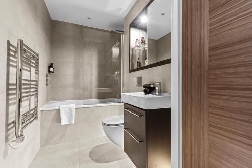 Lux, 2BD- 2 Ensuite, Steps from CityCentre,Next to Shambles, Xmas Market photo 6