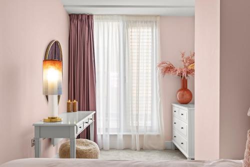 Lux, 2BD- 2 Ensuite, Steps from CityCentre,Next to Shambles, Xmas Market photo 8