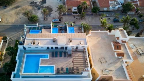 Swimmingpoolen hos eller tæt på Sal Sol & Mar - Larimar