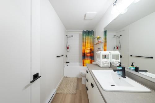 Ένα μπάνιο στο Sunflower Brandnew Cozy Private Suite