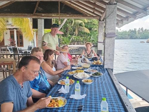 Επισκέπτες που μένουν στο Lake Lane Guest Rest