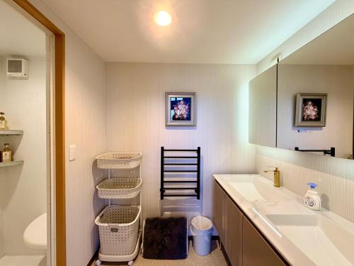 Koupelna v ubytování 逸居&海音#200平方海景别墅#小樽步行街浪漫街附近#冬季免费停放1台车#房间配有空调#暖气