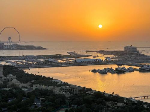 Prestige Heights 1BR with Iconic Oceanview
