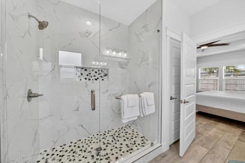 Ένα μπάνιο στο New Construction - West End PCB - Gated Neighborhood - FLPCB63