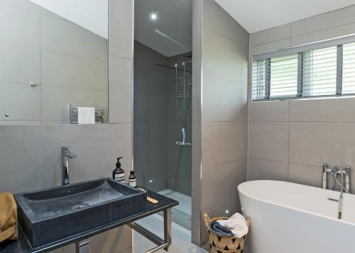 Ένα μπάνιο στο Aspen Lodge Escape