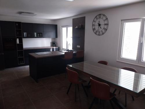 Villa Marija - Five Bedroom Villa with Terrace and Swimming Pool