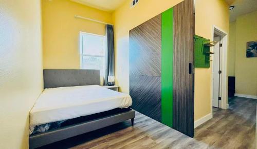 Ένα ή περισσότερα κρεβάτια σε δωμάτιο στο New one-bedroom suite