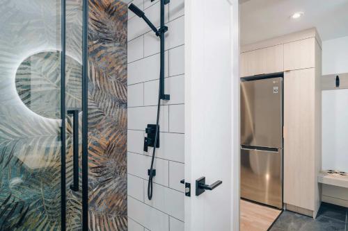 Et badeværelse på LAO LOFT 106 by Gestion ELITE