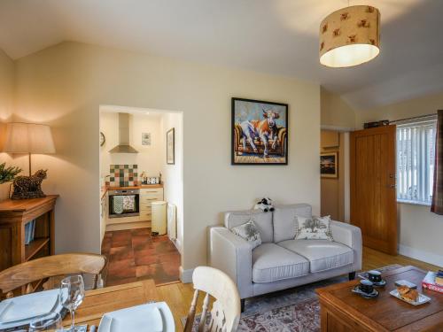 Posezení v ubytování The Old Milking Parlour