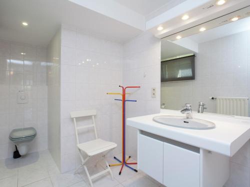 Ένα μπάνιο στο Rendeux Valley View Retreat