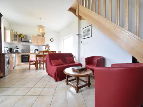 Holiday Home in Crux-la-Ville near Lake