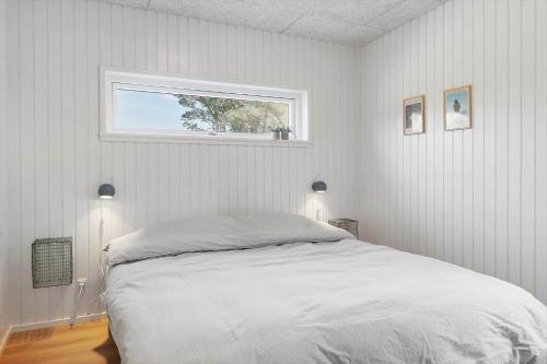 Postel nebo postele na pokoji v ubytování OH548-Hadsund-Sellegaarde-Vest-6-a