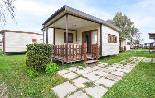 Το κτήριο όπου στεγάζεται  η παραθεριστική κατοικία