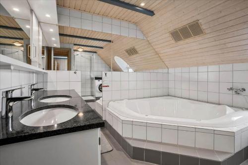 Ванная комната в 0329-Romo-Langdalsvej-42