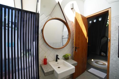 Koupelna v ubytování Ubu Villa Coconut 102 - in Yogyakarta