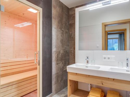 Ένα μπάνιο στο Apartment in Wald near Zillertal Ski Arena