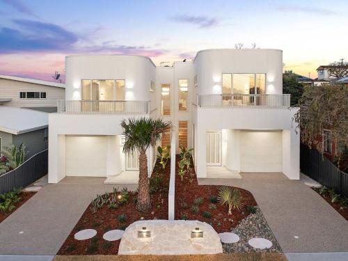 Το κτήριο όπου στεγάζεται  η παραθεριστική κατοικία