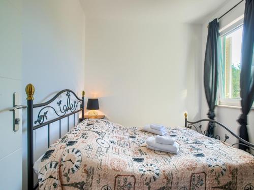 Ένα ή περισσότερα κρεβάτια σε δωμάτιο στο Villa in Murter near Kornati National Park