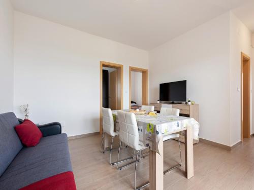 Apartment in Nevidane near the Beach