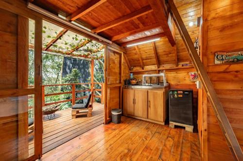 Η κουζίνα ή μικρή κουζίνα στο Cabaña en la Naturaleza con Jacuzzi - Santa Elena