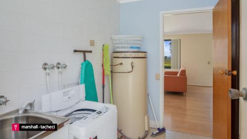 Ảnh trong thư viện ảnh của Cuttagee Beach Cottage 5 ở Barragga Bay