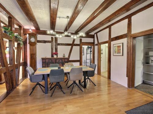 Colmar : Appartement 6 pers, charme et modernité, centre-ville, parking inclus