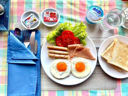 Jídlo v hotelu nebo okolí