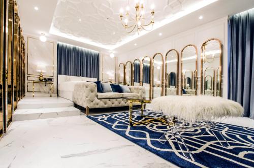 Un lugar para sentarse en Hotel The Designers Premier Seongsu and Konkuk Univ