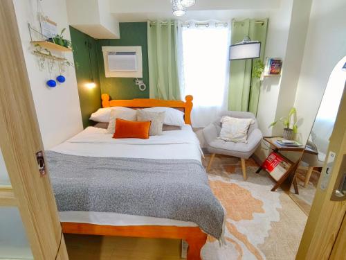 Chill Vibes in Ridgewood near NAIA Terminal 3, BGC and Venice with Lap pool, WIFI and Netflix