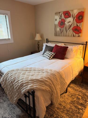 Postel nebo postele na pokoji v ubytování North Star Retreats