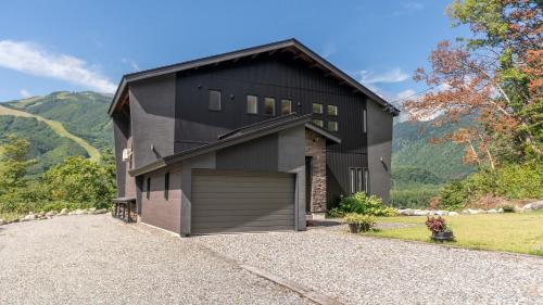 KIBEJE Hakuba by JAMSZ ROYALE