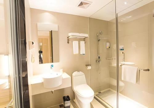 Ένα μπάνιο στο City Comfort Inn Nanning Mingxiu East Road Shishan Park Metro Station