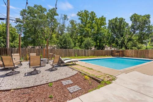 Gallery image of Endless Family Entertainment, Fire Pit, 2 Kings! in Wichita