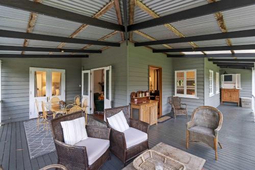 Un lugar para sentarse en Walli Creek Cottage And Guest House