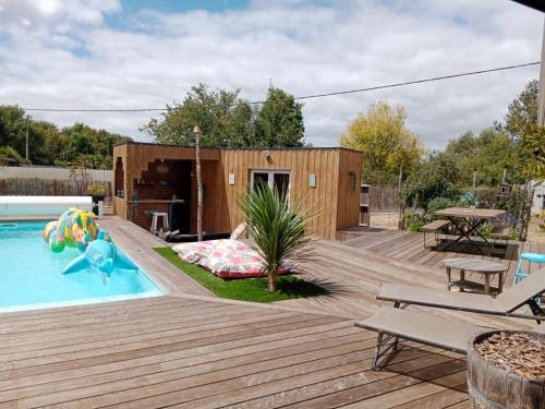 Maison 120 m2, piscine chauffée, en bordure de forêt