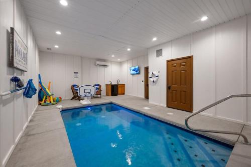 Swimmingpoolen hos eller tæt på Luxury Cabin Rental, Perfect to see Fall Colors