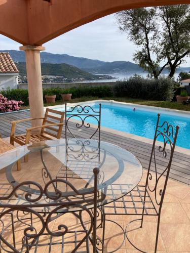 Superbe villa avec piscine vue mer, proche plage et Porticcio