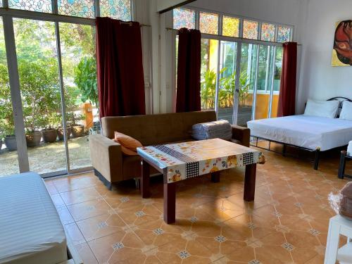 Gallery image of Baan Napapan Beach Front, Hua Hin in Hua Hin